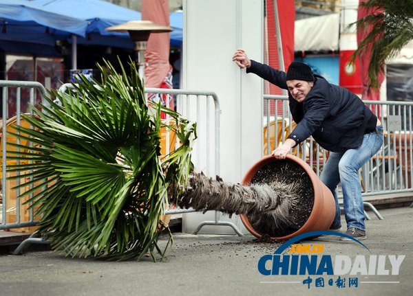 歐洲多國遭遇強(qiáng)風(fēng)暴襲擊 十余人死亡損失慘重（組圖）