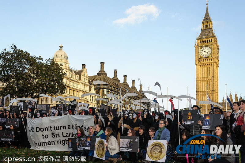 斯里蘭卡民眾扮死神“砍”英國(guó)與本國(guó)官員