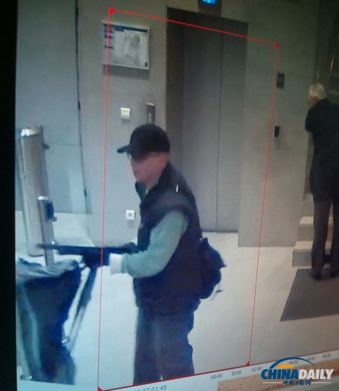法國(guó)警方公布報(bào)社槍擊案嫌犯照片 曾掃射編輯部大廳