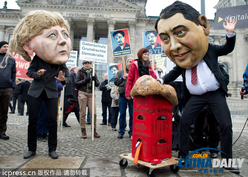 德國(guó)議會(huì)討論監(jiān)聽事件 民眾示威聲援斯諾登