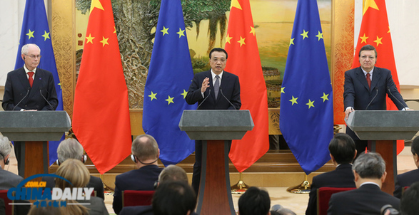 李克強與歐盟領(lǐng)導(dǎo)人共同會見記者 介紹第十六次中國歐盟領(lǐng)導(dǎo)人會晤成果