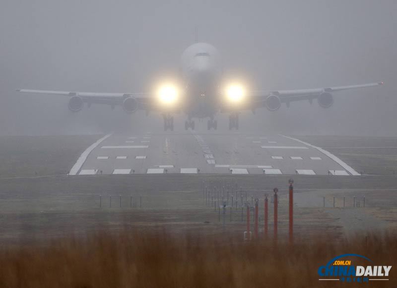 一架波音747運輸機(jī)錯降機(jī)場 一度被困美國堪薩斯