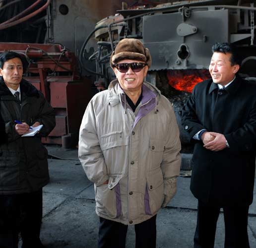 朝鮮機(jī)關(guān)報刊登圖文 紀(jì)念金正日逝世兩周年
