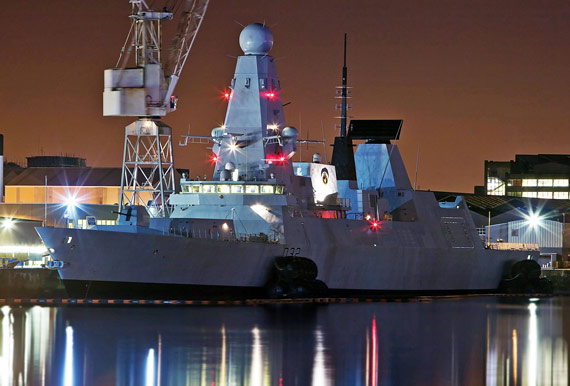 “歐洲第一艦”英國皇家海軍“勇敢”號(hào)訪問上海