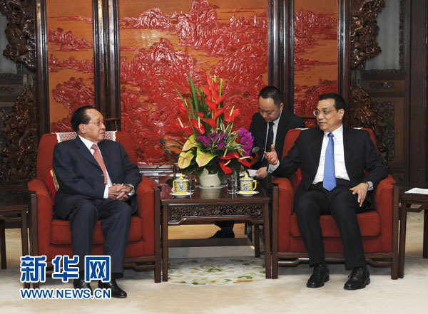 李克強(qiáng)會見柬埔寨副首相賀南洪