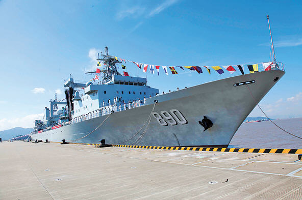 【盤點(diǎn)】中國(guó)海軍一年入列的17艘軍艦