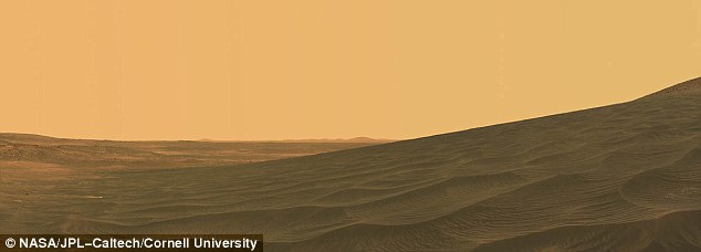 火星車(chē)圖片展在美開(kāi)幕 十年火星旅程精彩無(wú)限（組圖）