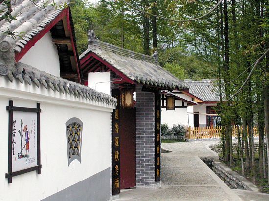 設(shè)計人與自然共同的家 <BR>——記成都市政協(xié)委員劉衛(wèi)兵
