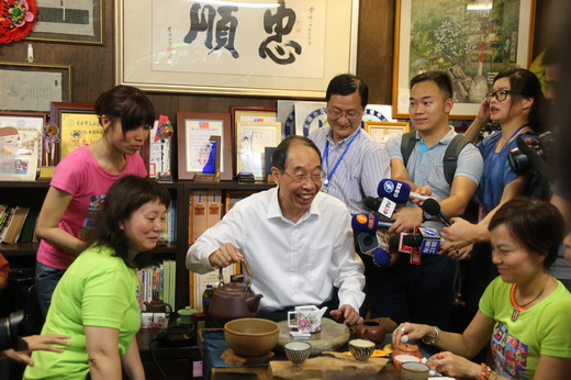 Fujian's Party chief visits locals in Taipei
