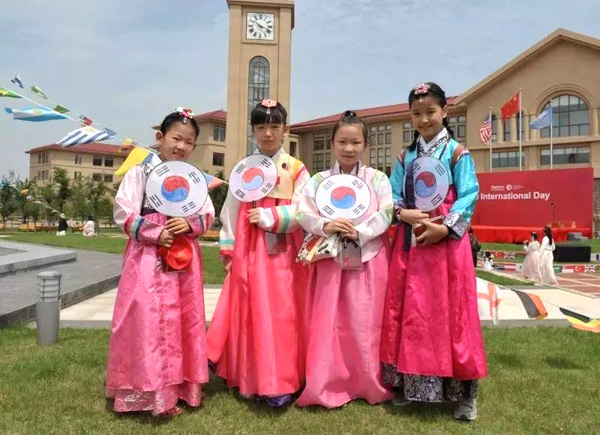 Expats enjoy international cultural event in Wuxi