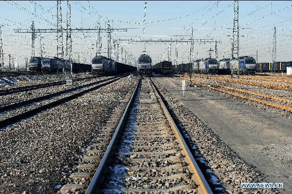 Datong-Qinhuangdao railway gets busier as New Year approaches