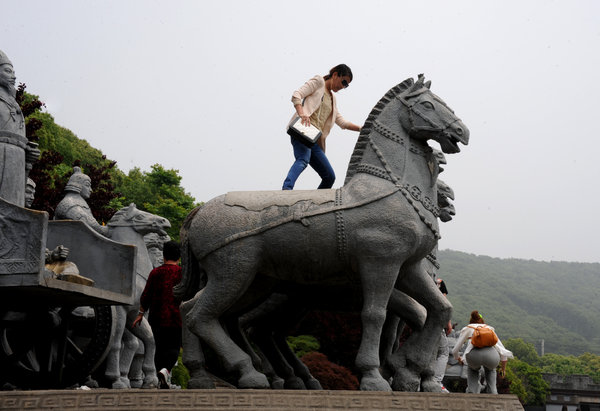 Penalties will curb tourists' bad behavior