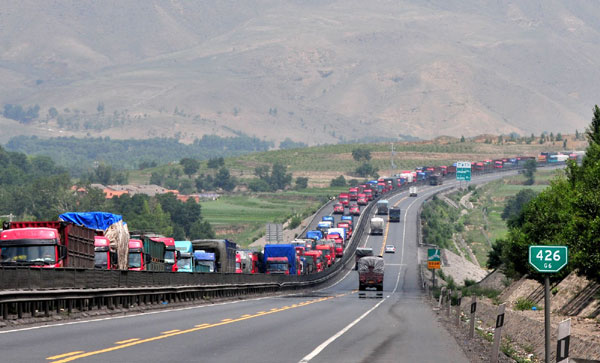 100 km of frustration on Beijing-Tibet Highway
