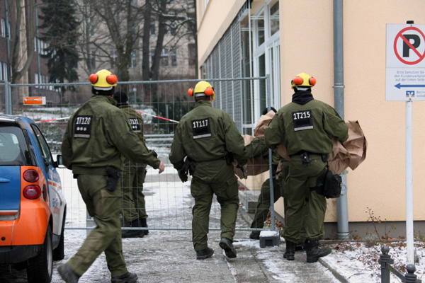 Robbers dig 30-metre tunnel to rob bank in Germany
