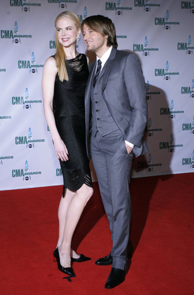 Nicole Kidman and other singers at the 42nd Country Music Awards
