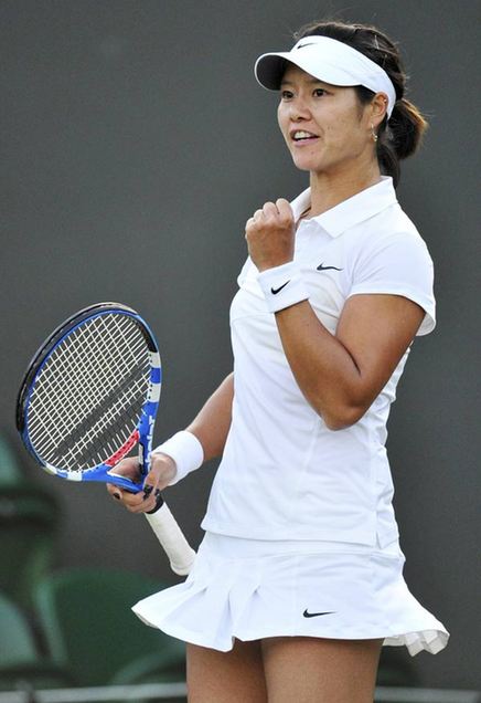 Li Na breezes into second round at Wimbledon