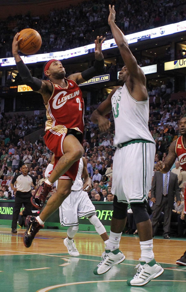 NBA：詹姆斯三雙騎士黯然出局 綠衫軍4:2晉級戰(zhàn)魔術