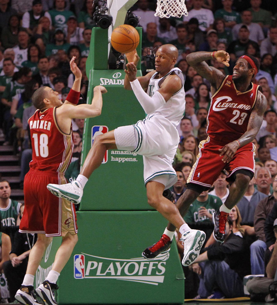 NBA：詹姆斯三雙騎士黯然出局 綠衫軍4:2晉級戰(zhàn)魔術(shù)