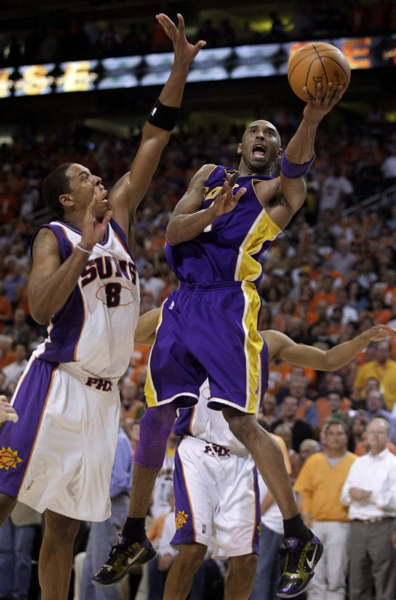 NBA：替補(bǔ)發(fā)威貢獻(xiàn)54分 太陽(yáng)勝湖人扳成2:2
