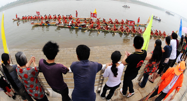 迎端午 瀏陽(yáng)河上賽龍舟