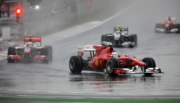F1韓國站：阿隆索奪首冠排名榜首 紅牛車隊?wèi)K遭滑鐵盧
