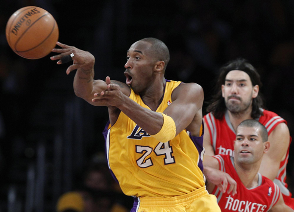 NBA：姚明復(fù)出首戰(zhàn)9分6犯離場 火箭揭幕戰(zhàn)遭湖人翻盤