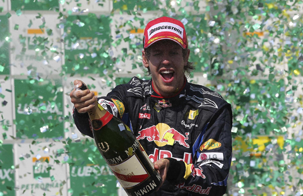 F1巴西站：紅牛車隊(duì)提前奪冠 阿隆索逼近三冠王