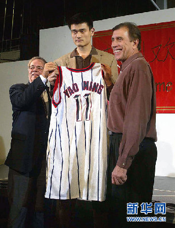 “難說再見！”：姚明NBA生涯全回顧
