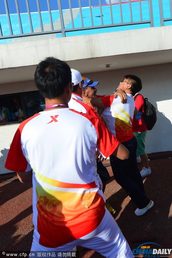 2013全運(yùn)會(huì)女子橄欖球決賽：江蘇外籍教練場(chǎng)邊大打出手