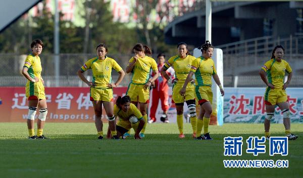 女子橄欖球決賽驚現(xiàn)71:0 北京隊(duì)不滿判罰消極比賽