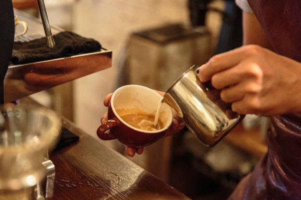 Boutique coffee shops jolt chains to step up sophistication