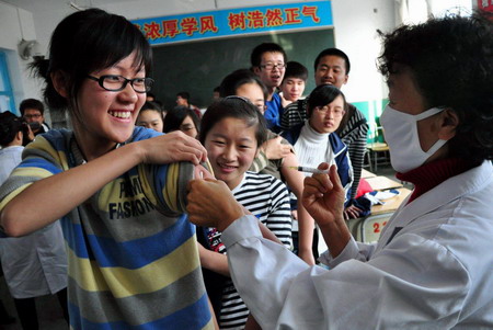Nationwide H1N1 vaccinations kick off