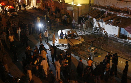 30 killed in suicide attack in Pakistan