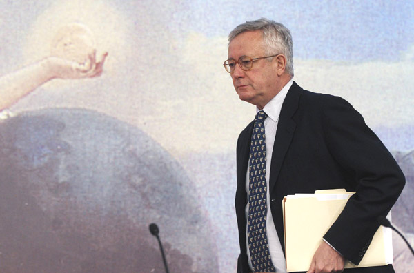 Italy calls for euro bonds, UK backs fiscal union Italy calls for euro bonds, UK backs fiscal union
