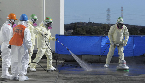 Decontamination work opened to media Decontamination work opened to media
