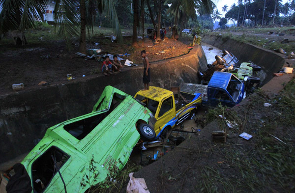 Typhoon kills more than 436 in Philippines Flood death toll in Philippines hits 497