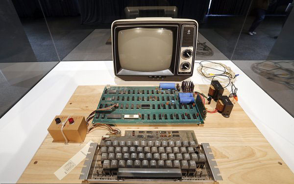 An original Apple computer, now known as the Apple-1, is shown at a press preview at the Computer History Museum in Mountain View, Calif, June 24, 2013. First Apple computer sells at auction for $387,750