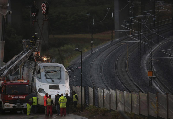 Driver of derailed train charged with homicide
