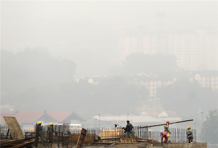 Smog shrouds Kuala Lumpur