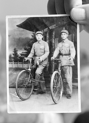 國(guó)旗護(hù)旗手回憶：電動(dòng)升旗裝置預(yù)演出問(wèn)題