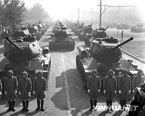 1957年：受閱人數(shù)少 外賓空前多