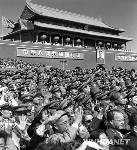 1958年：女民兵方隊首次亮相