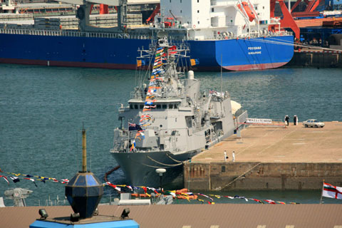 多國海軍艦艇參加中國海軍建軍60周年紀念活動
