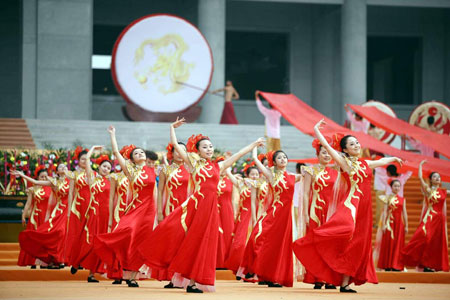 2009首屆世界華人炎帝故里尋根節(jié)開(kāi)幕式暨拜祖大典隆重舉行