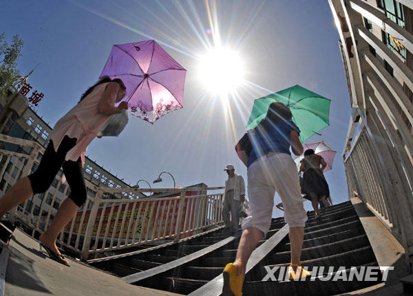 熱浪席卷全國17省市 多地區(qū)高溫超40℃(圖)