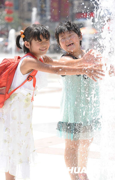 熱浪席卷全國(guó)17省市 多地區(qū)高溫超40℃(圖)
