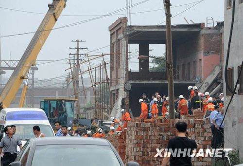 石家莊廠房坍塌事故已造成17人遇難(組圖)