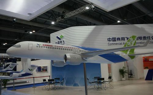 國產(chǎn)大客機外形樣機亮相 2016年交付使用(圖)