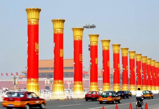 設(shè)計(jì)者稱56根民族團(tuán)結(jié)柱將繼續(xù)屹立天安門廣場