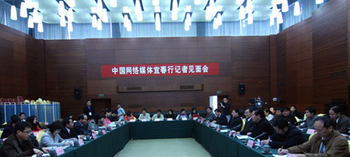 莫以宜春遠(yuǎn)，江山多勝游